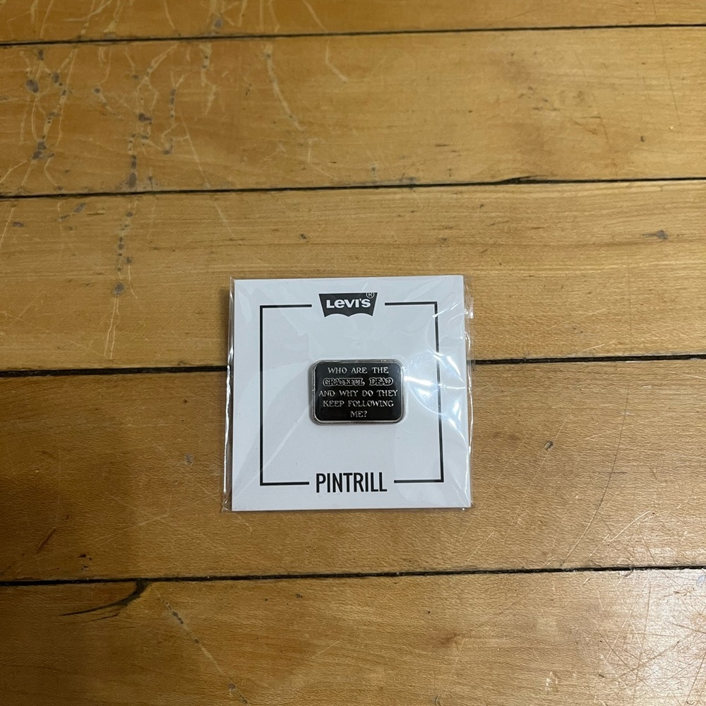 Levi's Black Enamel Pin